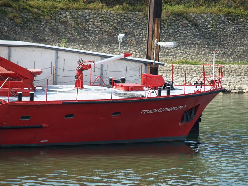 Feuerloeschboot 10-2      P216.JPG